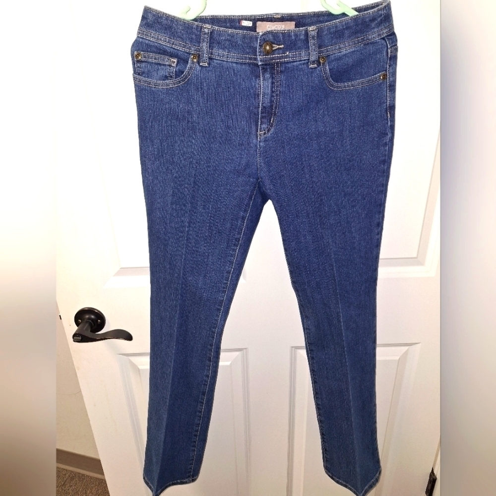 A pair of Chico's ladies skinny jeans in a size 0. They're pre-loved in great